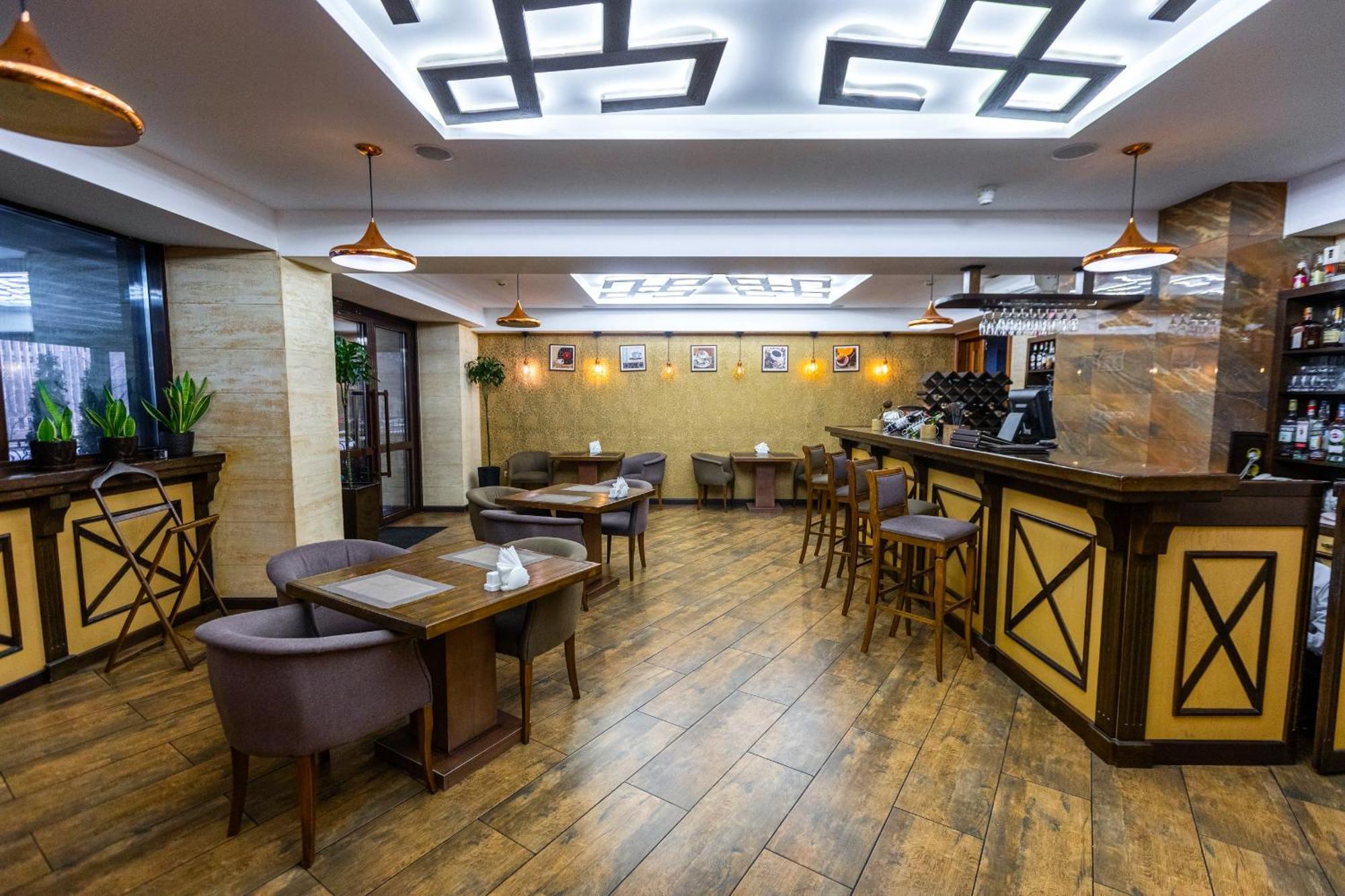 Plaza Hotel Almaty Luaran gambar