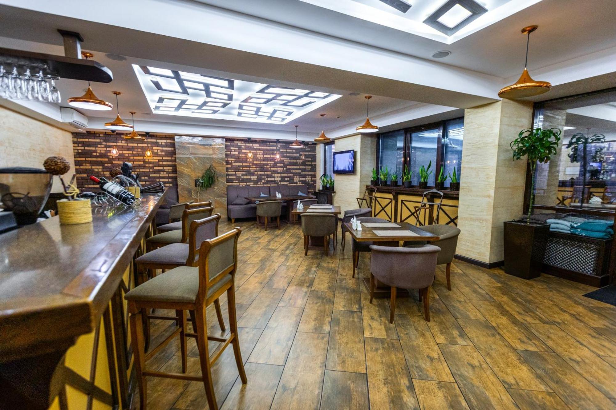 Plaza Hotel Almaty Luaran gambar