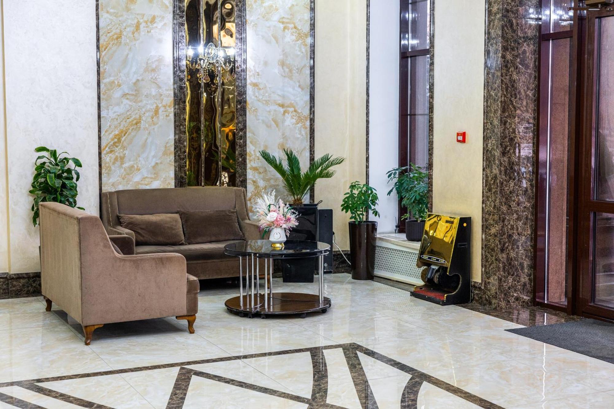 Plaza Hotel Almaty Luaran gambar