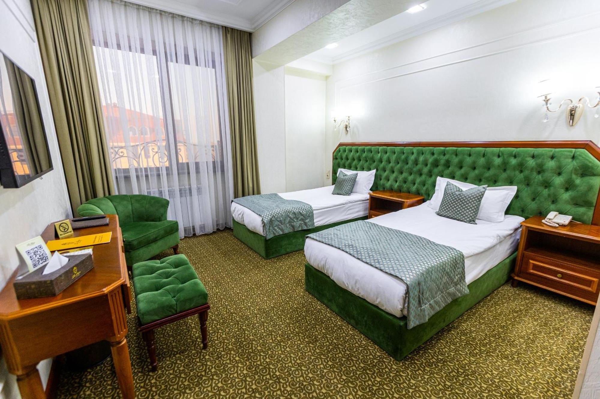 Plaza Hotel Almaty Luaran gambar
